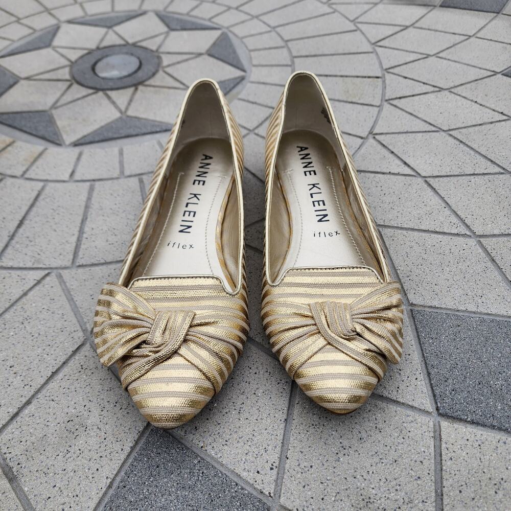 Anne Klein iFlex Breezey Striped Bow Gold Pumps 7.5 - Picture 3 of 11